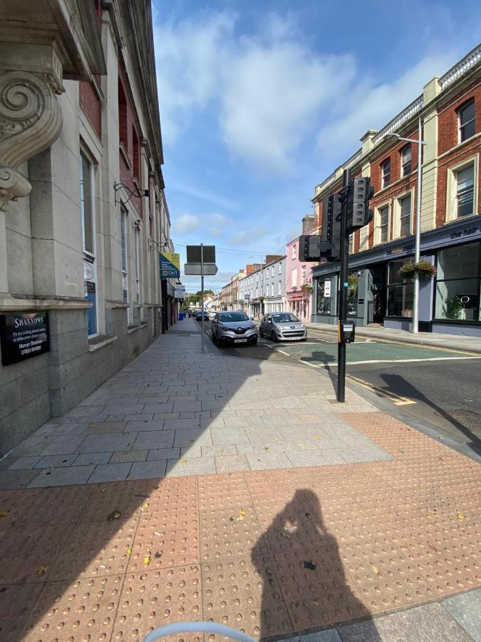 Central Lisburn Duplex Apartment Siren Stays Exterior photo