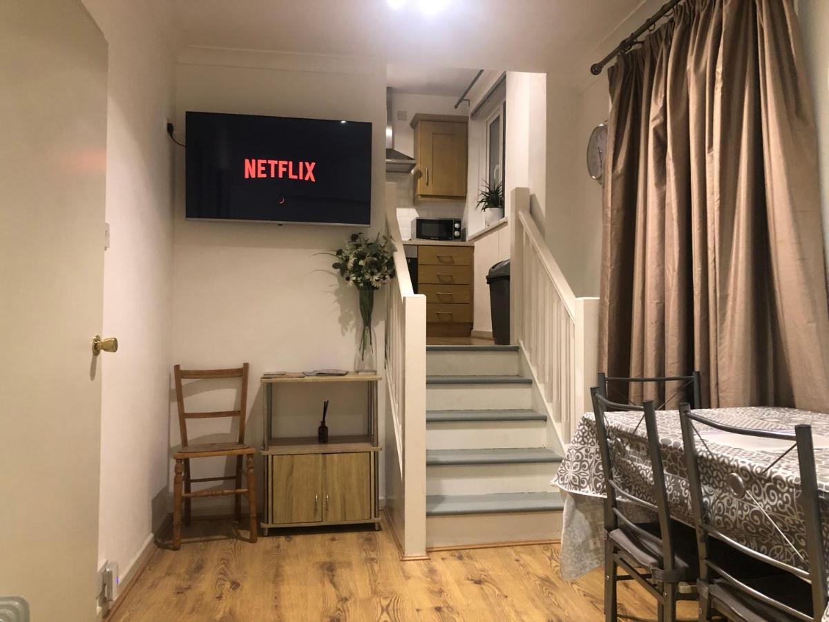 Central Lisburn Duplex Apartment Siren Stays Exterior photo